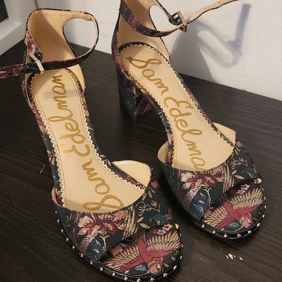 Sam Edelman Brocade Susie Floral Bird Print Strap Heel Black, Pink, and Blue 8.5 - Picture 2 of 7